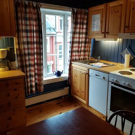 Houmbgaarden * Røros